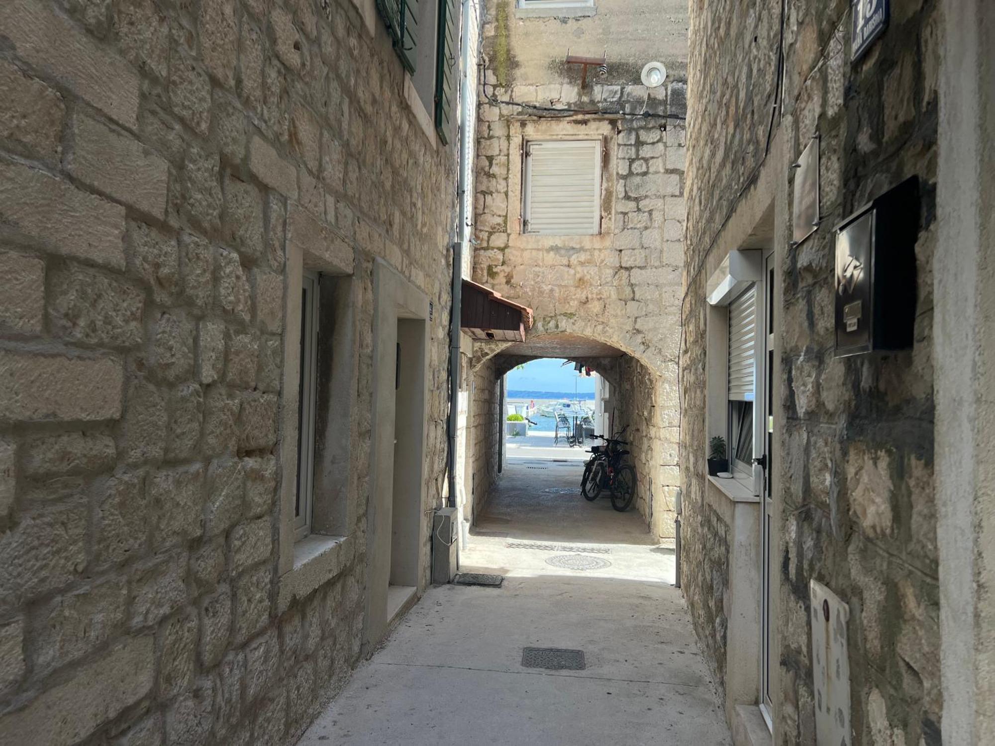 Apartman Lucijan Kaštela Εξωτερικό φωτογραφία
