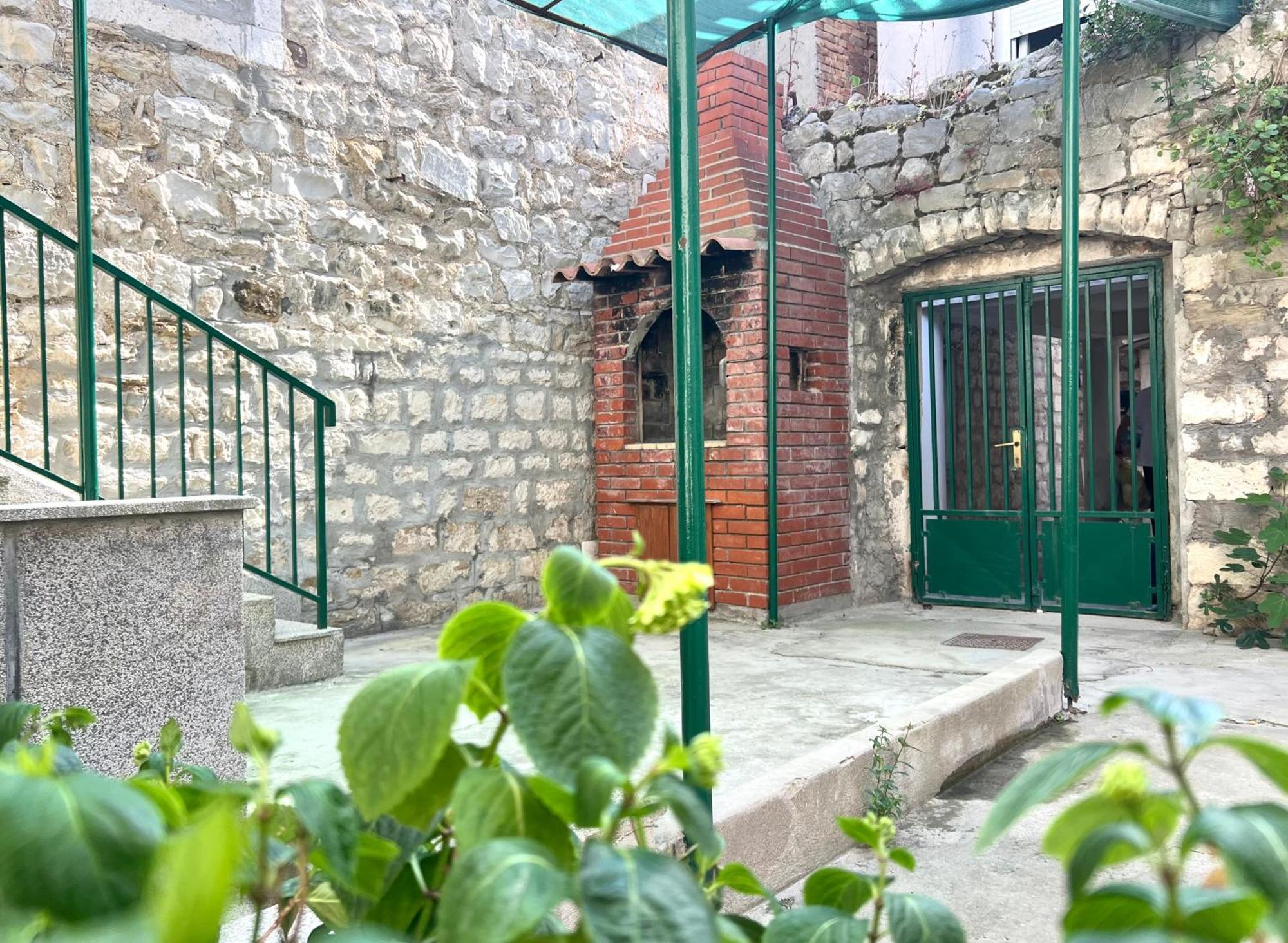 Apartman Lucijan Kaštela Εξωτερικό φωτογραφία
