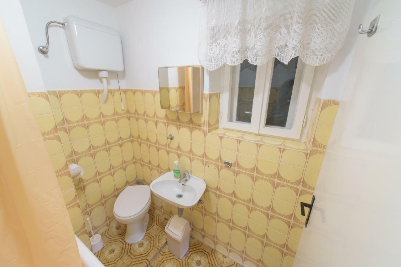 Apartman Lucijan Kaštela Εξωτερικό φωτογραφία