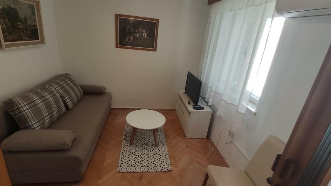Apartman Lucijan Kaštela Εξωτερικό φωτογραφία