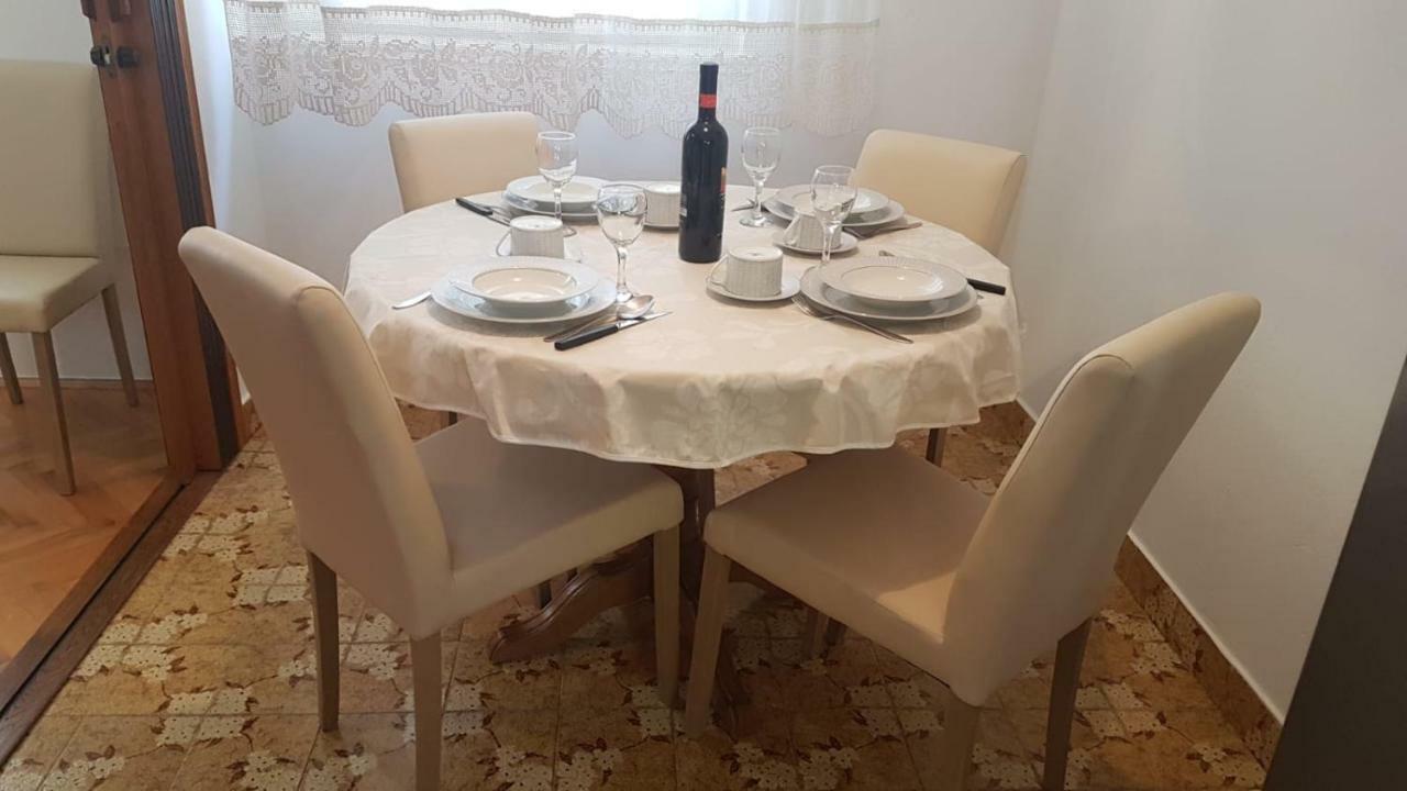Apartman Lucijan Kaštela Εξωτερικό φωτογραφία