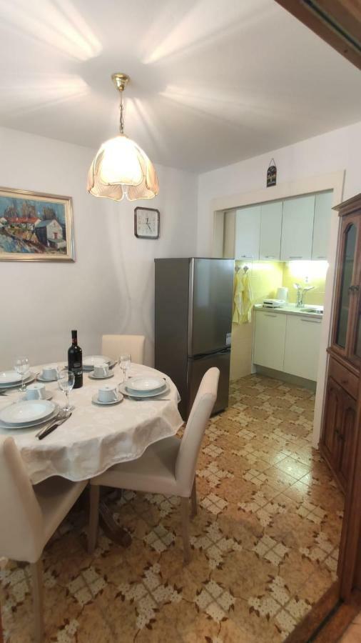 Apartman Lucijan Kaštela Εξωτερικό φωτογραφία